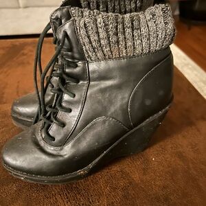 Stylish Black Ankle Boots with Knit Cuff
